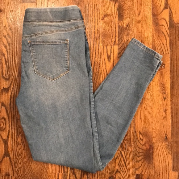 Old Navy Rockstar Pull On Mid Rise Skinny Jeans - Picture 3 of 10